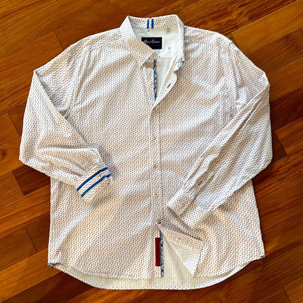 Men’s Subtle Robert Graham shirt